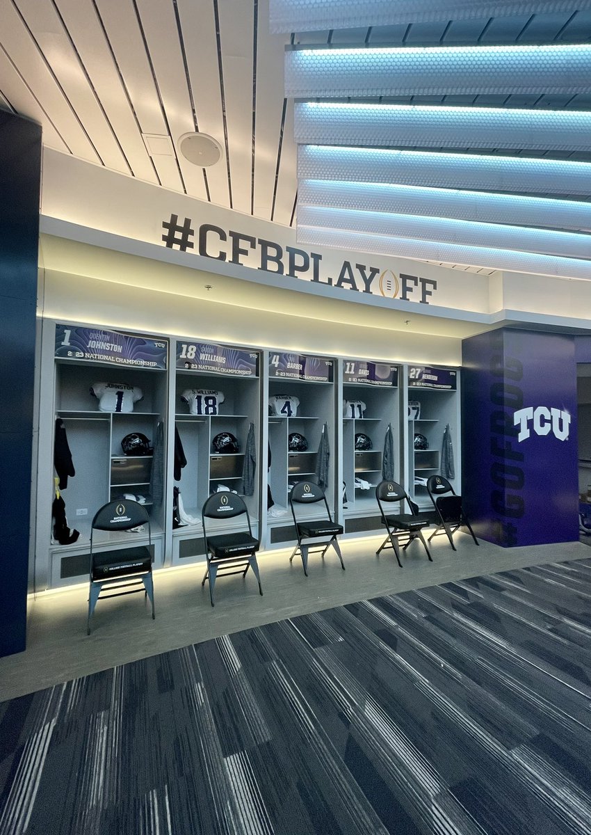 oneelevate_'s tweet photo. It’s showtime 🎬 #GoFrogs #GoDawgs 

#NationalChampionship coming up at @SoFiStadium #ElevateDesign https://t.co/5g3eMlJAOU
