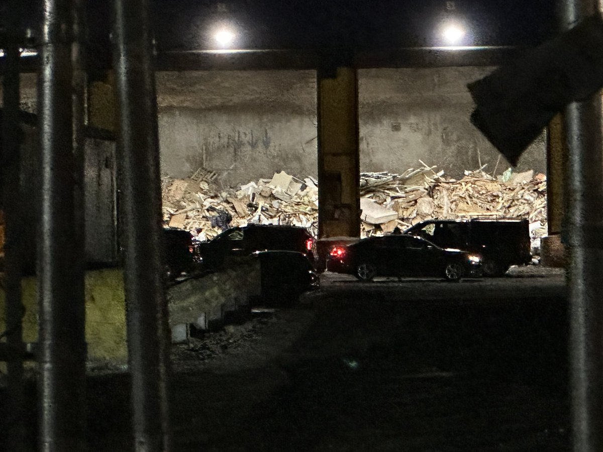 EvanLambertTV's tweet photo. NEW: Investigators on scene at a trash transfer station in Peabody, MA, close to the home of Brian Walshe’s mother. We believe this search is connected to Ana Walshe’s disappearance. https://t.co/19rW8WiVj3