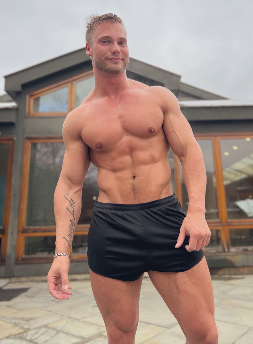 PeyerDaniel on Twitter: "You can’t tell but it’s 30 degrees Fahrenheit 🥶"