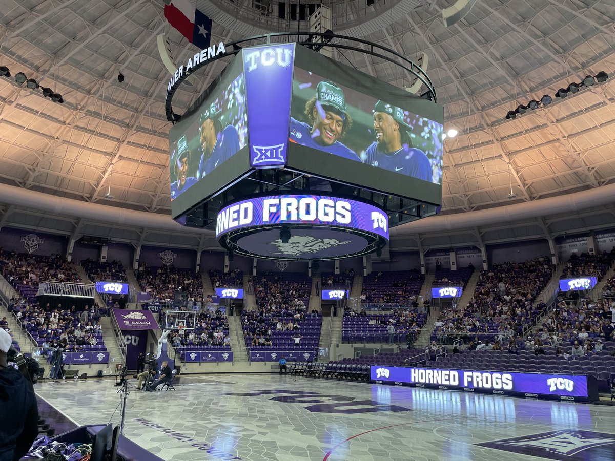 jdmiles11's tweet photo. Fans are filling up TCU’s basketball arena tonight to watch their football team play for a national championship. If they win it would be the school’s first since 1938 #CBSDFW https://t.co/Z3sa3N2rlB