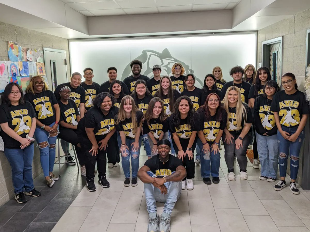 Conroe High School AVID tweet media