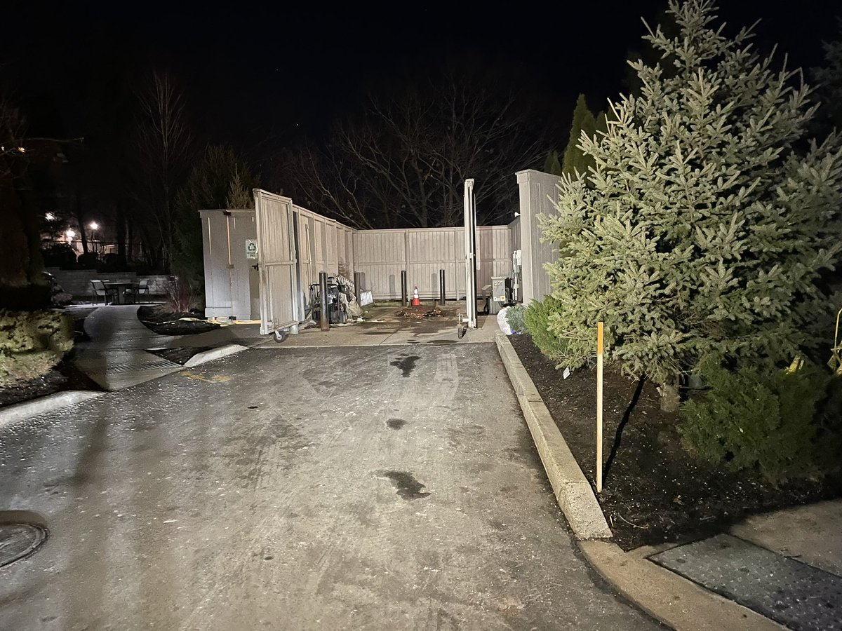 DrewKaredes's tweet photo. #Boston25 sources say dumpster towed from Swampscott complex where Brian Walshe’s mother lives &amp; searched at trash transfer station in Peabody. We still don’t know if investigators have found any evidence related to Ana Walshe’s disappearance https://t.co/qaRoarAAP5