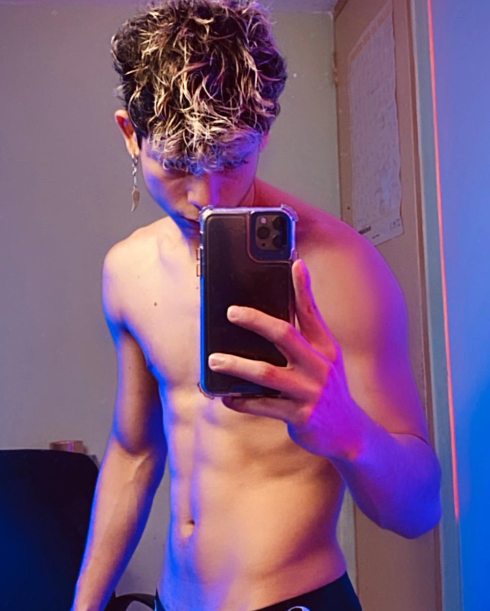 orgd33's tweet photo. Feliz noche gente! 😏🔥💙 https://t.co/U3szlFOeSF