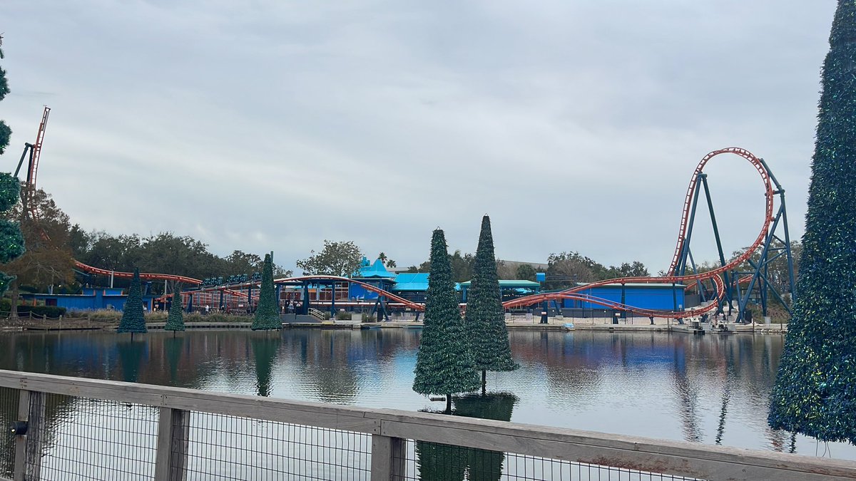BuckeyeCoaster's tweet photo. Ice Breaker at @SeaWorld Orlando! Such an awesome addition to the park in 2022! We really enjoy the punch it gives! Check it out! #SeaworldOrlando #IceBreaker #BreaktheIce #SWO2022 #CoasterCapitalofOrlando https://t.co/vCMl1Td1Vg