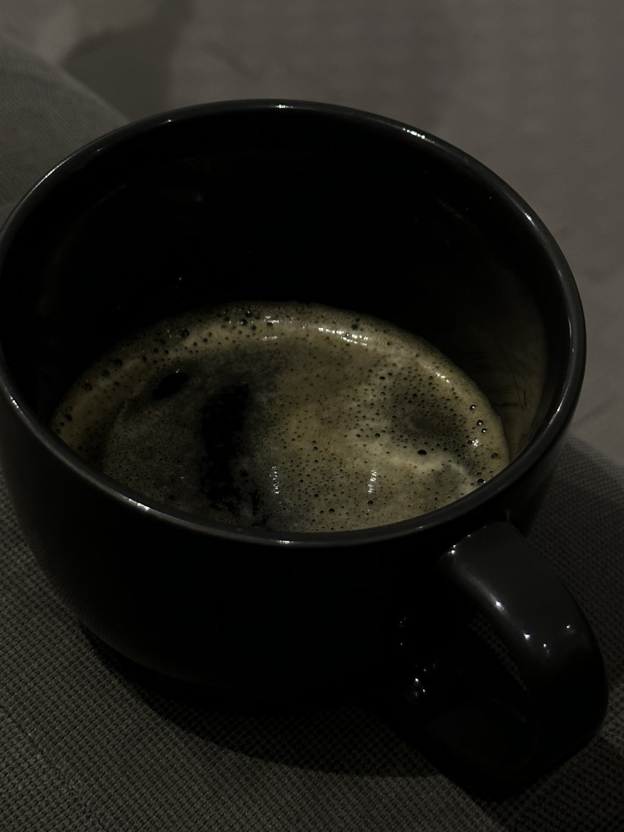 75Isolated tweet picture