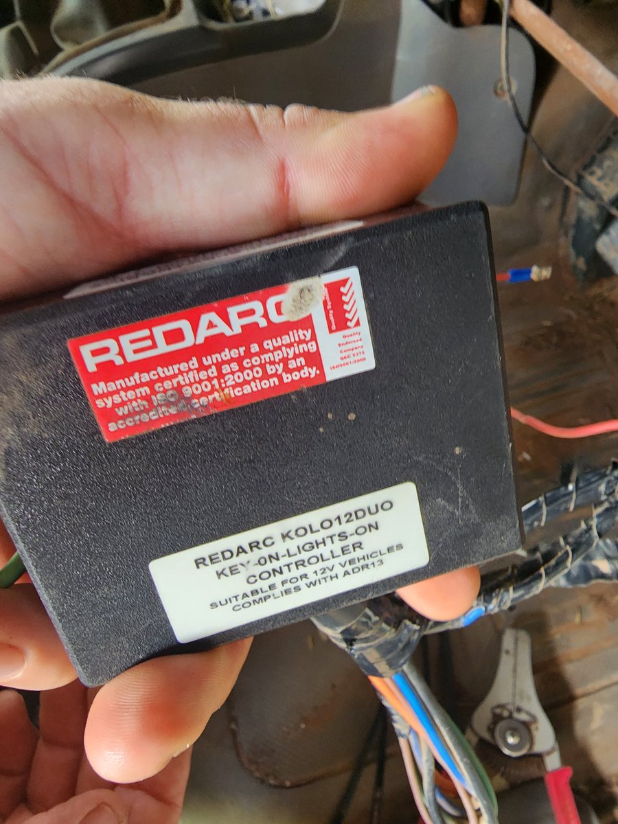 LauraHillsLamb's tweet image. #AskTwitter 

My headlights stopped working. Tail lights are good and problem is before the main fuse box.
The #redarc lights on system might be the problem. The grey wire is disconnected and I can't find out where it goes. 

Redarc is closed until next week.