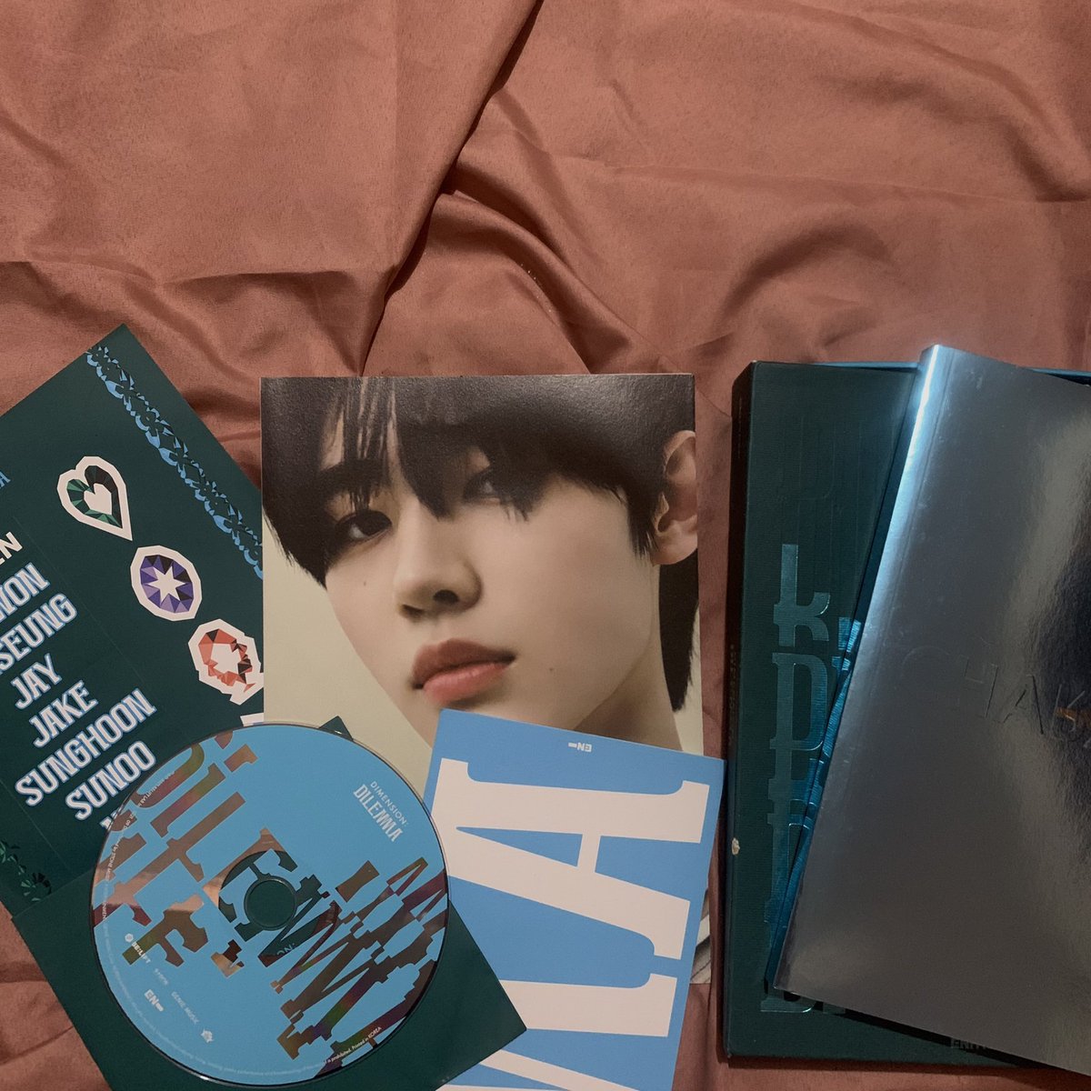 heestante's tweet photo. wts lfb ph

  ✷  enhypendimension: dilemma album — ₱180 each 

— onhand
— prio payo
— mint condi

# enhypen album border carnival riki heeseung jay jake sim jungwon sunoo sunghoon dawn ver selca photocard pc pogi dimension dilemma braso https://t.co/P9vaa1Isp3