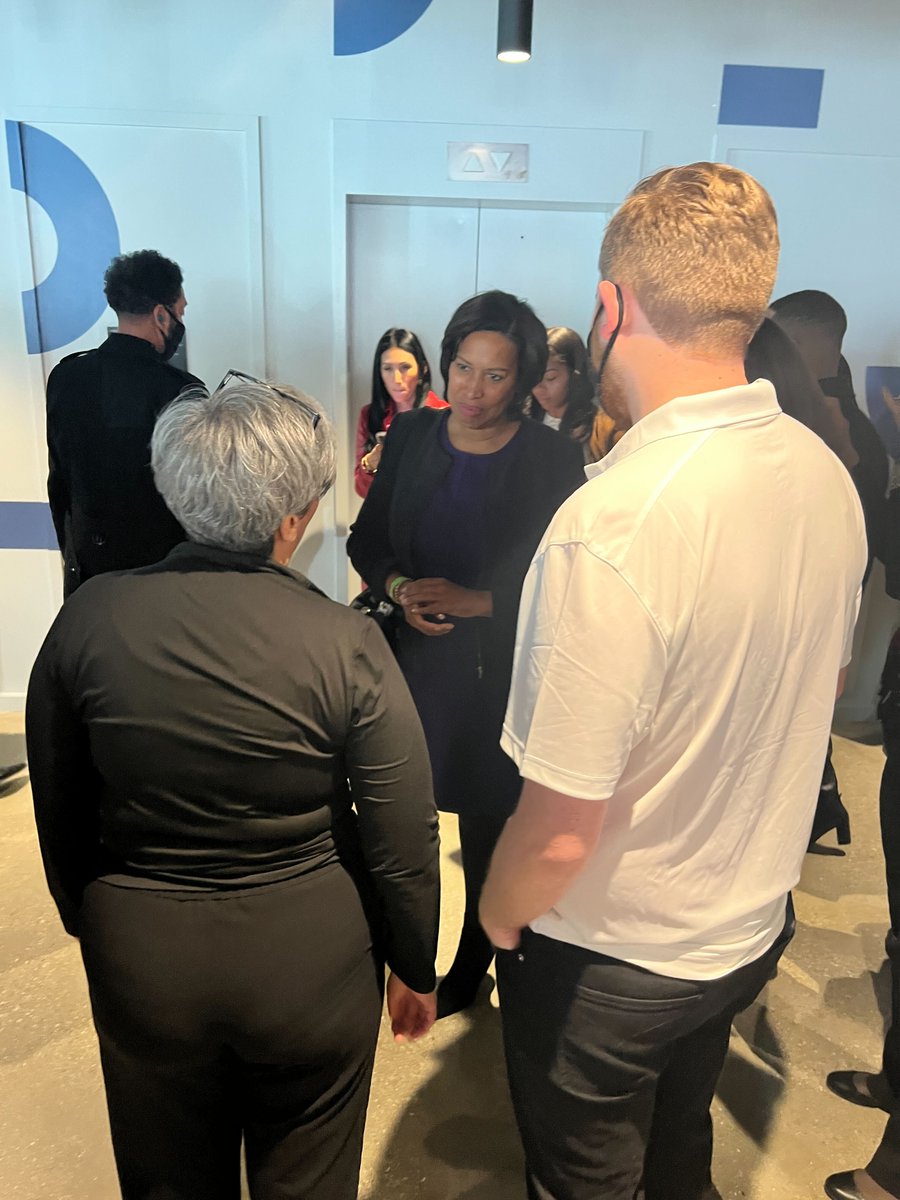 JoinBuildwithin's tweet image. The DC Comeback Plan roundtable hosted by @MayorBowser and @DMPEDDC was a highlight of our day. We’re excited to continue bridging the gap between employers and job seekers in the District.

#futureofwork #potentialovercredentials #iamabuilder