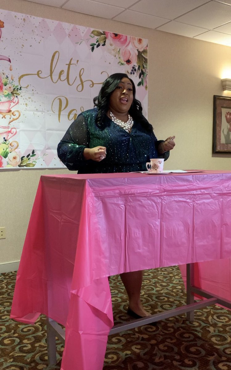 myfairladyt's tweet photo. 💖☕️ #BlackGirlzRock #TeaConference #Delaware I was able to empower some amazing women Saturday. I told them “Be Grateful for Every No You Hear” bcuz it prepares you for the YES! Yea…Life be Life-ing, but God be God-ing too! 😂🙌🏾 #empoweringwomen #DreamBig https://t.co/O68g7sR5iT