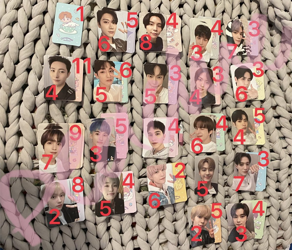 https_jeonghan's tweet image. Sanrio trading card pack pulls! Silver boarder cards will be raffled amongst pc pack buyers 🥳