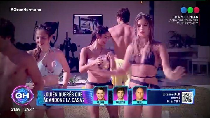 gualtieri_juan's tweet photo. LA #PoolPartyEnGH DEL CUMPLE DE LA DIOSA DE JULIETA FUE UN EXITO..
LA PASARON GENIAL A PURO BAILE,LICUADOS Y PILETA EN LA CASA..
FELIZ CUMPLE JULI POGGIO 🙌❤🎂 https://t.co/Nmkwady4GS