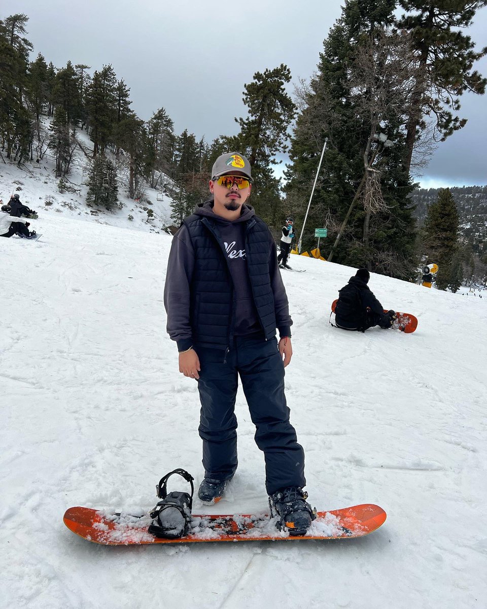 gabrielthegoat9's tweet photo. 🏂❄️ https://t.co/2ylO8ASw33