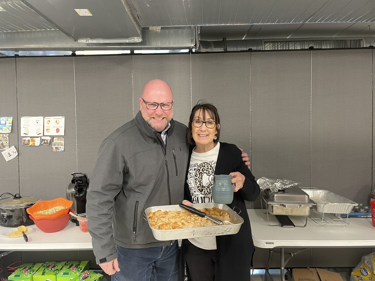 ChrisDuerr's tweet photo. And you folks wonder why I love the @WITTourney so much...

Loree Herring made my favorite tonight: Sensational Seven worthy bread pudding with Caramel Sauce https://t.co/75zwGTut7z