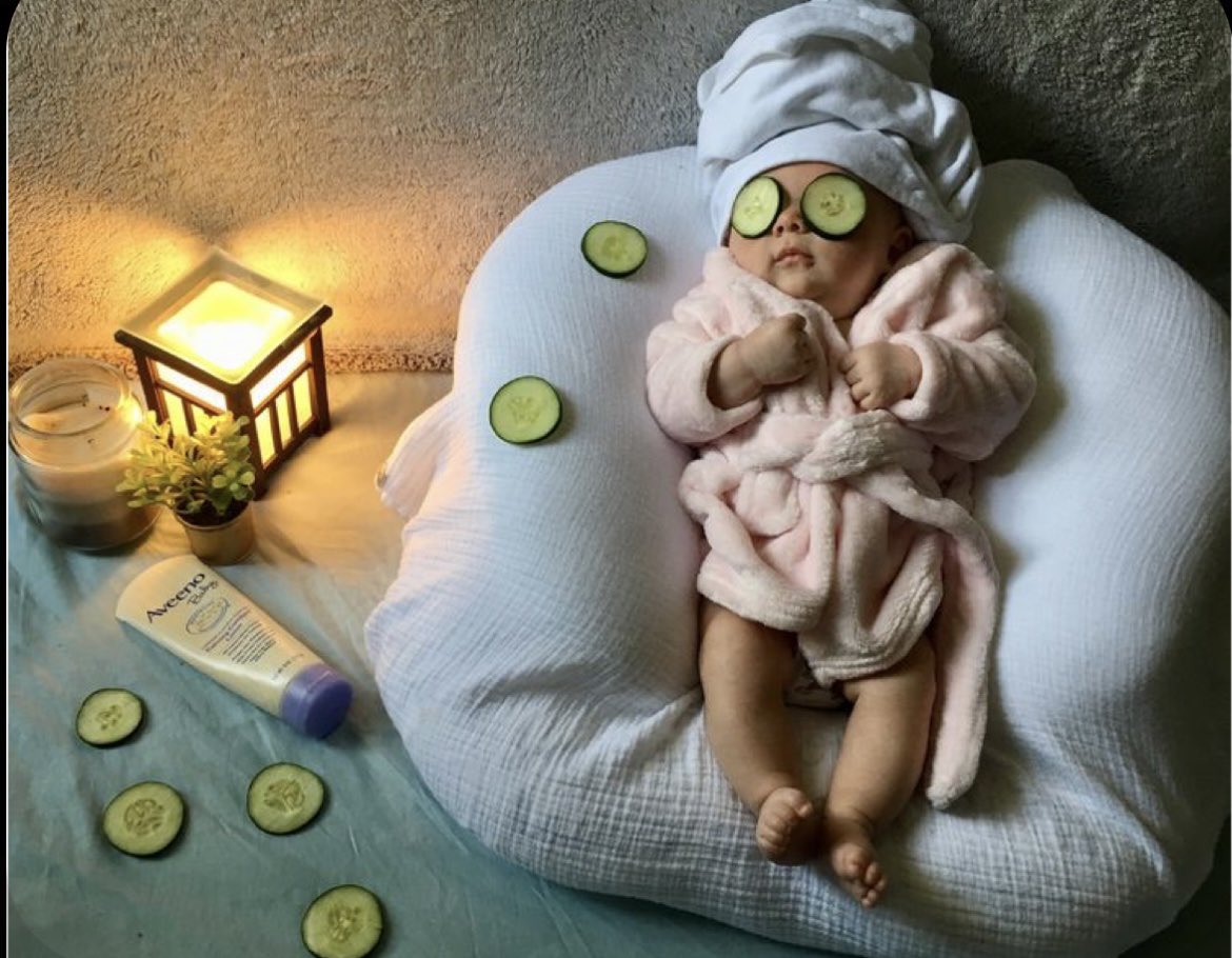 oliviaaaw123's tweet photo. Day 5 : of recreating Pinterest baby pictures … I LOVEEE this one.. “spa day” 

Inspo vs the pictures 😹🤎🧸 https://t.co/gpQiTcUvnX