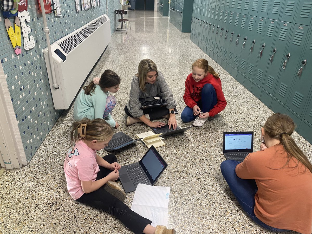 bfwclassroom's tweet photo. RT @Prowlander: Clearfield STLP @PawsforCougars @mariawhite09 @RowanSchools working on Jamestown Colony Minecraft Project and Because of Winn Dixie book trailers. Connecting their KAS Standards and tech standards with @kystlp #creativecommunicators 👩💻🧑… https://t.co/CcOBVzawty