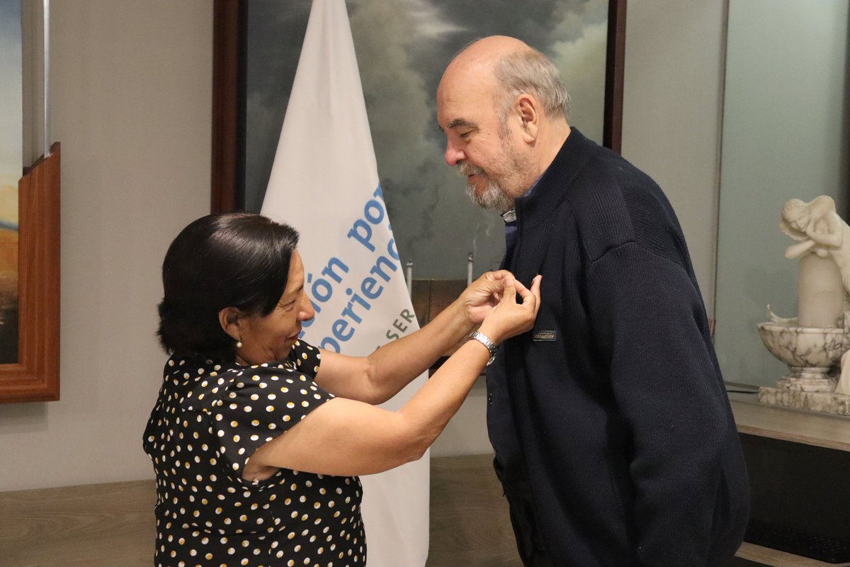 Damos la más cordial bienvenida a Giovanna Pérez, directora general, y Alejandrina Dominguez, directora administrativa, del Colegio MI PERÚ, como resultado de nuestra gira de trabajo en #Sudamérica 🇵🇪.