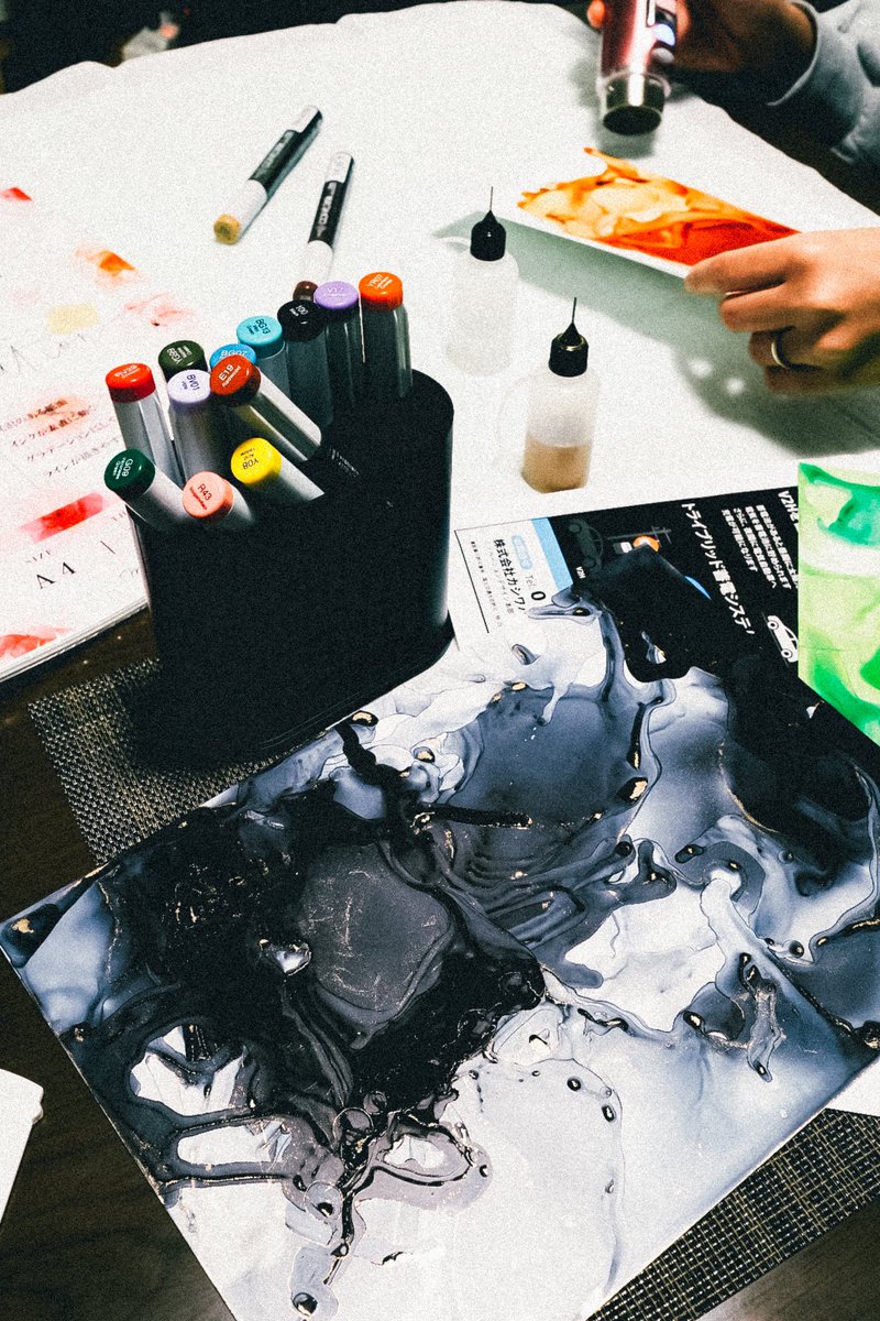 ty__photo's tweet photo. 今年は新しいことに挑戦する年！！

#fujifilm 
#fujifilm_xseries 
#富士フイルム 

#インクアート
#incart 
#アルコールインクアート
#キリト���セカイ 
#写真好きな人と繫がりたい 
#カメラ好きな人と繋がりたい 
#ファインダー越しの私の世界 
#写真で伝える私の世界 https://t.co/xP4YQd5Rpk