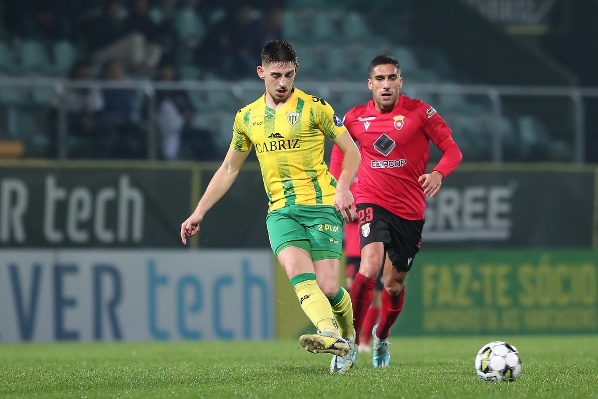 CDTondela1933's tweet photo. 📸 do jogo desta noite frente ao @fcpenafiel
#naçãobeirã #CDTPEN https://t.co/KhGgCEcYOg
