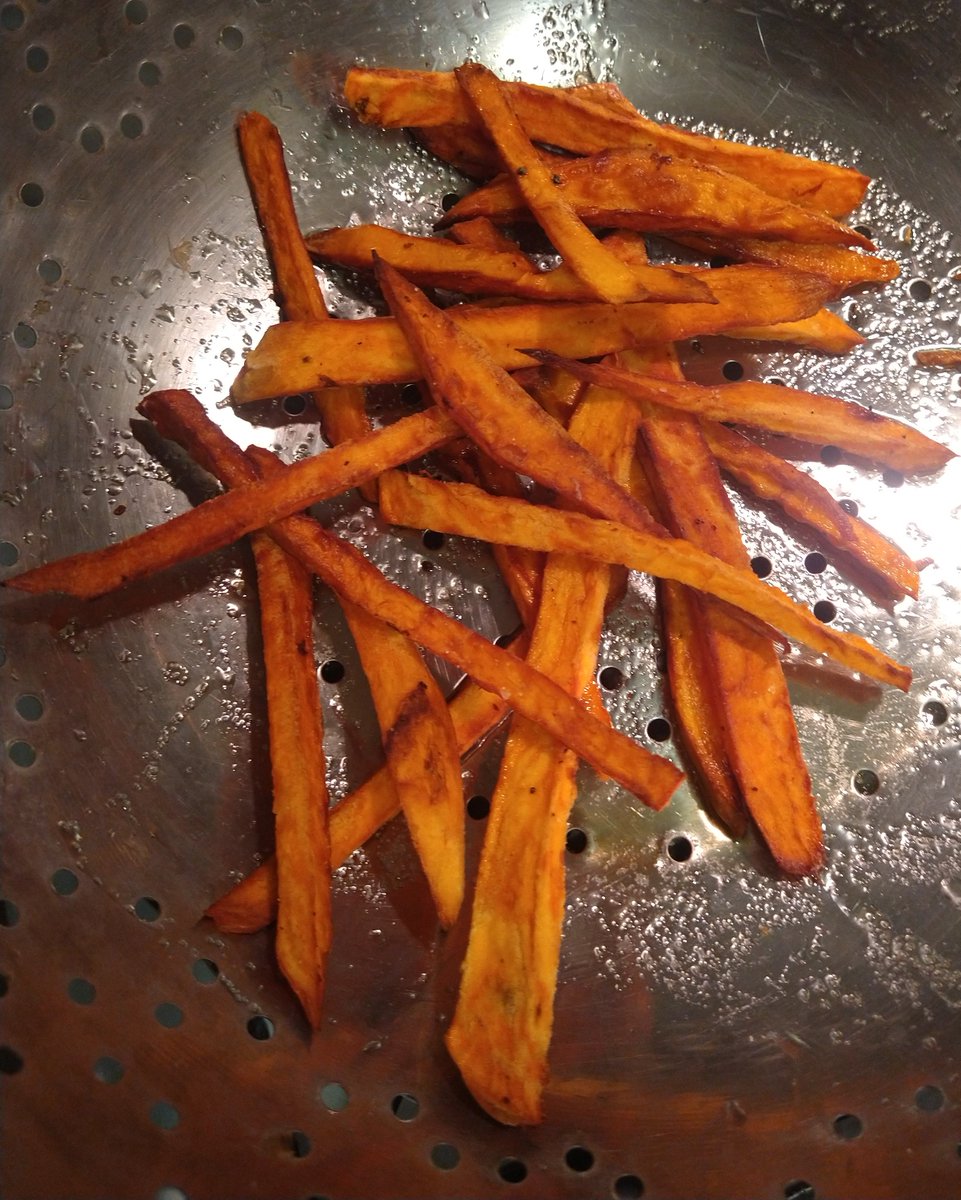 johnnykelphead's tweet photo. today i felt pretty good..  and fun making some yummy #dinner :) #fishcandy sweet potato fries https://t.co/WY0D7llzEc