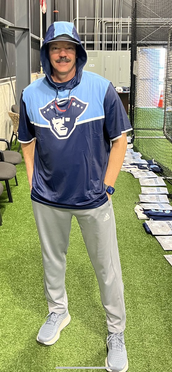 CoachK_MissionU's tweet photo. New year, new gear! Lots going on with the start to a new year! How ‘bout that bp top! Legit! Players have their numbers on them, coaches do not. https://t.co/rqRn4GY2fh