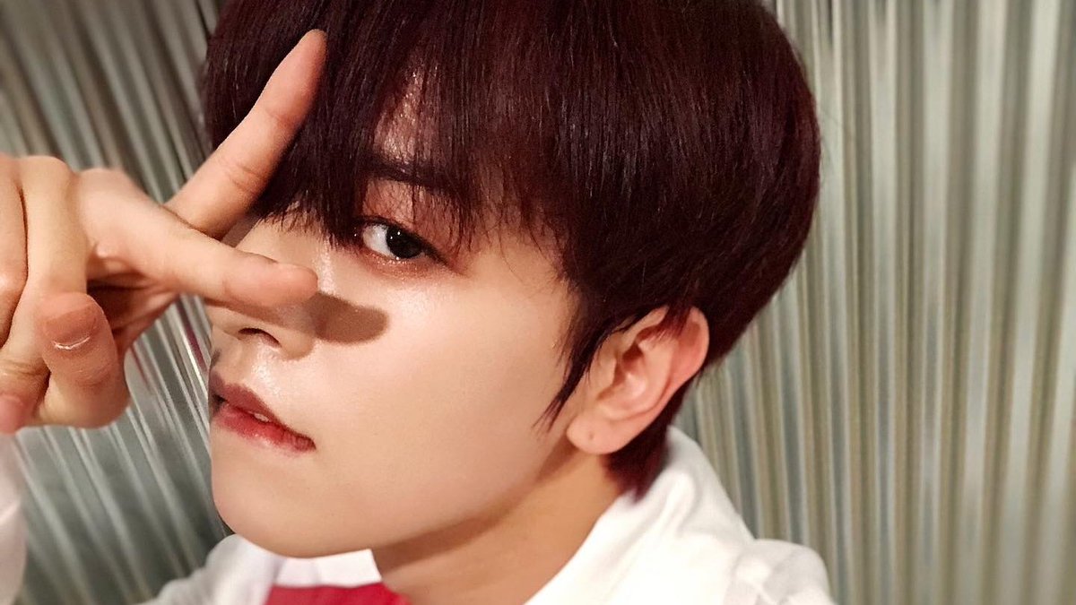 🌕⠀·  [  GLITTƎЯ𝗕𝗟𝗢𝗢𝗗  ]   袖⠀ #HYUNSU⠀  :⠀ updɑte   ›   #𝓉øxi𝑐𖤣𝕤ide    ˖    #𝕟abi狭間𝚑o𝚞r   ˒

I'm #ℛeåd𝚢·to·pa𝐫ą𝑑isê y es que a la casita llegó la invitación para el comeback de <a href="/naked__web/">NIℕI ♡</a> y de ninguna manera yo me lo iba a perder