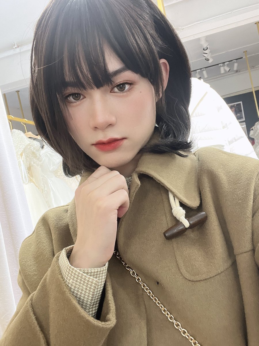 虽然有的人穿女装能看出来是男生，但是应该没有辣眼睛的违和感 https://t.co/ebx9TQJPVO