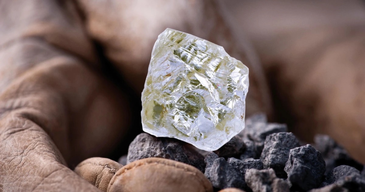 anuearthscience's tweet photo. Making diamonds is linked to various exotic rocks, study finds https://t.co/5ubQCDUGn2 💎Study by @Zspint1, Stephen Foley, @GregYaxley: G.M. Diamonds, dunites, and metasomatic rocks formed by melt/rock reaction in craton roots.  #RSESpapers https://t.co/8L5EAwEZbg https://t.co/pyQlPTR8B8