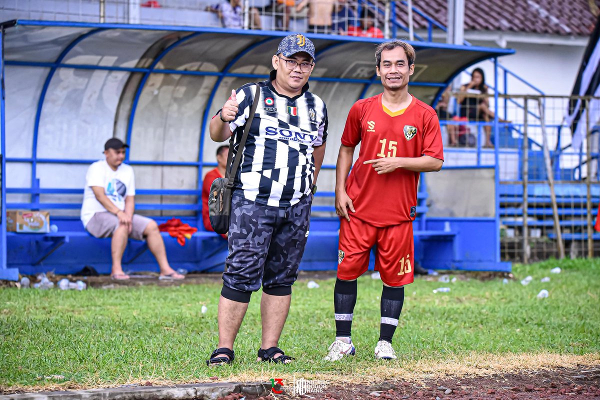 dennycure_'s tweet photo. Jarang² foto bareng dedengkot panutan🤗 @JCIndonesia @asepbassdrum https://t.co/p4OFdOvKaa