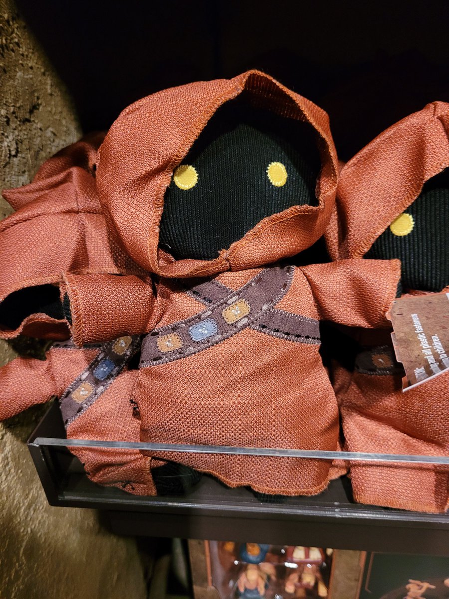 FairyoftheDead's tweet image. Hugs?
#swge #StarWars #jawa