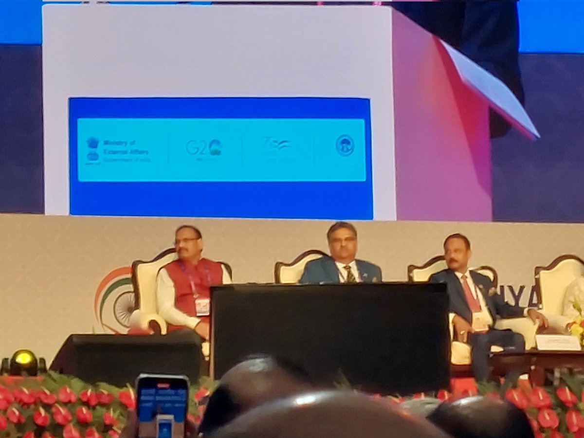 inspiringiwomen's tweet photo. #ThanksAMillion #PravasiBharatiyaDivas #PravasiBhartiyaDivas2023 #ShivrajSinghChouhan @MEAIndia @HCI_London @MPTourism  @PMOIndia @smritiirani @PiyushGoyal @rashtrapatibhvn @ChouhanShivraj #fantastic feeling #LoveIndore 15 of us here from #IIW grateful #Wellorganised https://t.co/v04ZjqijSA