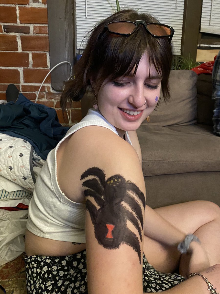 lobotummy6's tweet photo. body art night https://t.co/Xawwy0G9gN