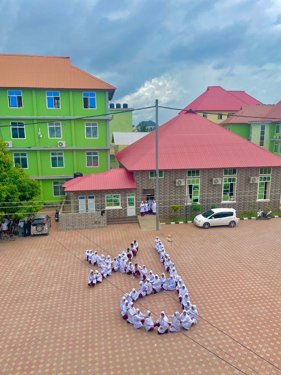 Januari mwezi wa uelewa wa saratani ya mlango wa kizazi 💪🏼Tapsa Zanzibar School Of Health(ZSH) Katika ufunguzi wa kampeni ya Saratani ya shingo ya kizazi inayoongoza kwa kusababisha vifo vya wanawake wengi duniani.<a href="/tapsatanzania/">TAPSA Tanzania</a>
<a href="/mohznz1/">Wizara ya Afya Zanzibar</a> <a href="/ZshOfficial/">Zanzibar School of Health (ZSH)</a>
#tapsarise
#CervicalCancer