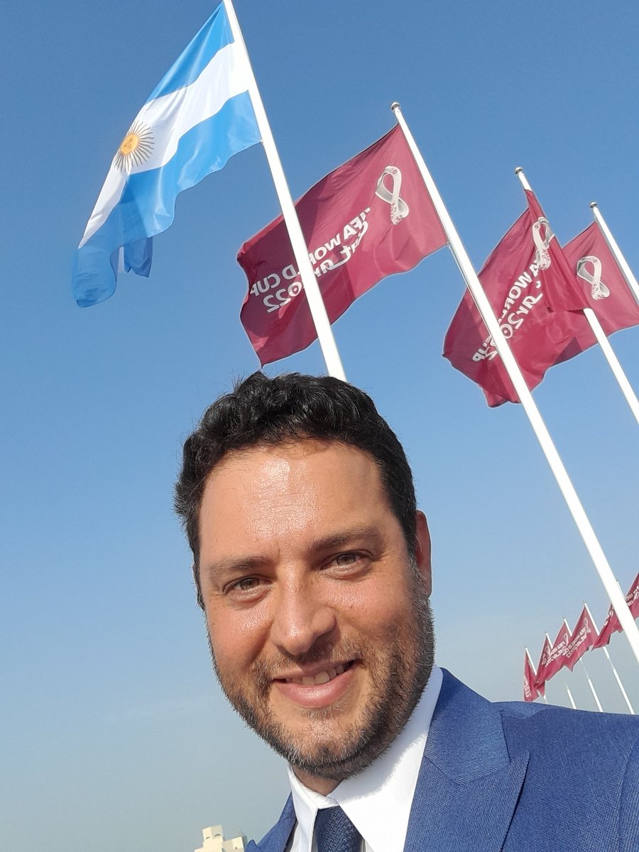 16.11.21: tuve el privilegio de izar nuestra bandera 🇦🇷 en Doha cuando @Argentina clasificó a #Qatar2022

El Comité Organizador @roadto2022news 🇶🇦 me regaló esa bandera

Gracias al equipo @roadto2022, en especial a Coralie, por este increible gesto

@CancilleriaARG @embargenqatar