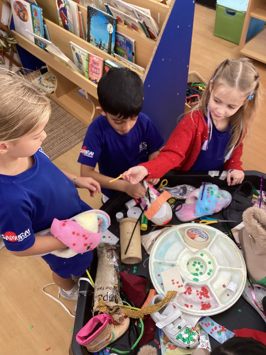 We have been very interested in how our feet grow and have spent time this week using non standard measures to measure our feet. We also looked at our shoes and discussed the materials, designs and patterns. Check out some of our final pieces. #designer #creative #utw #science