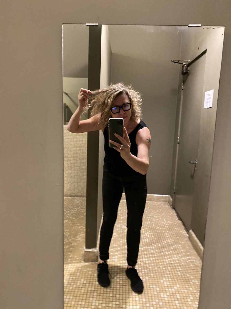 Sacha_Baumann's tweet photo. Also today in selfiedom #whynotselfie #poufyhair https://t.co/q8vEvsSYbO