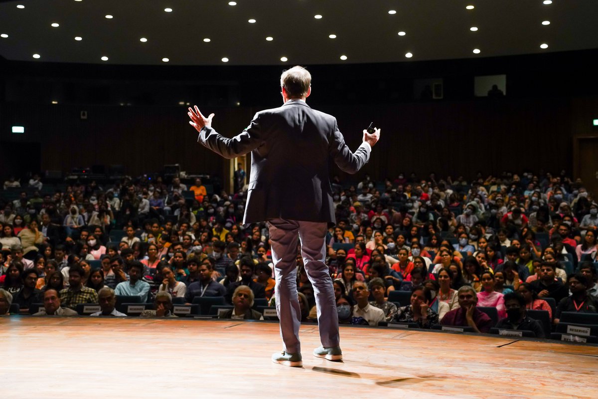 TNQLectures's tweet photo. Dr Ron Vale lecture in Mumbai. Topic - 'Marvelous Molecular Motors' 

Next stop, Kolkata. See you there!

As always, admission is free and open to all:
https://t.co/3qL6vU1iAT https://t.co/SqmBnVNc9o