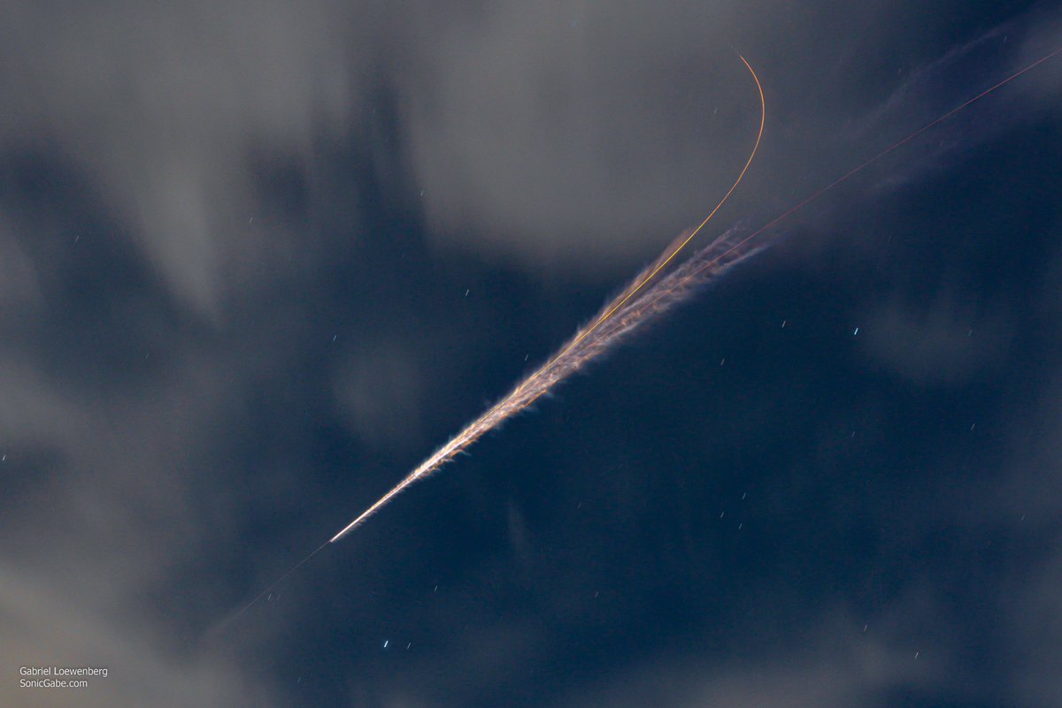 Monday night’s @SpaceX #OneWeb16 launch. This is second stage ignition and the boostback burn, shot from @StPeteFL. Full launch pic after work. 
#ElonMuskIsaGiantTurd #spacex #OneWeb #falcon9 #nikon #Astrophotography #flightclub #StPetersburg #Florida