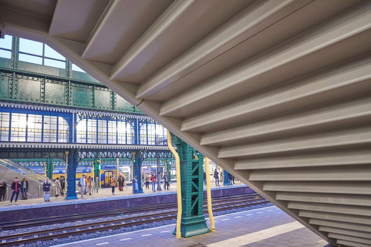 Van Ee Staal tweet media