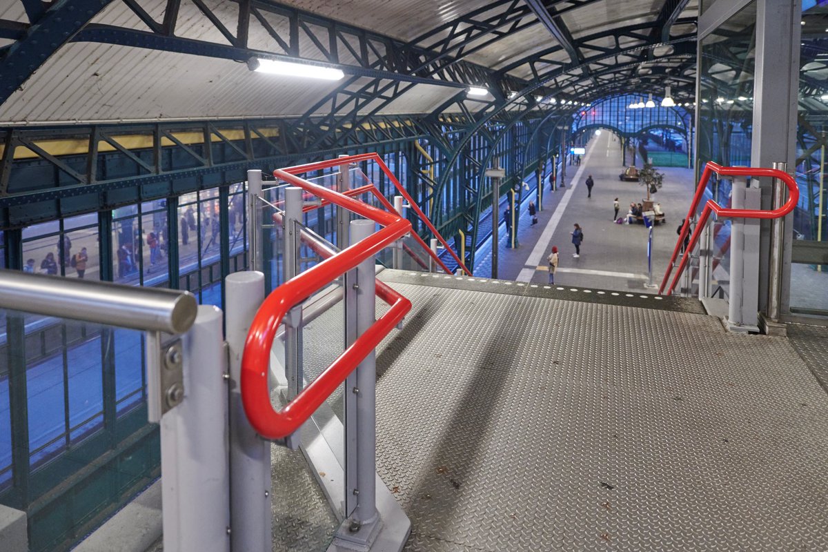 Fijn dat jullie proactief meedenken in de engineering!

Super dat jullie een eigen ervaren constructeur hebben, dat scheelt ons als bouwbedrijf veel tijd in het proces!

Voor meer foto’s: vaneestaal.nl/referenties/st…

#Samensterk #Samenwerken #EECULAIR #RAIL #Spoor #ProRail #NS #Staal