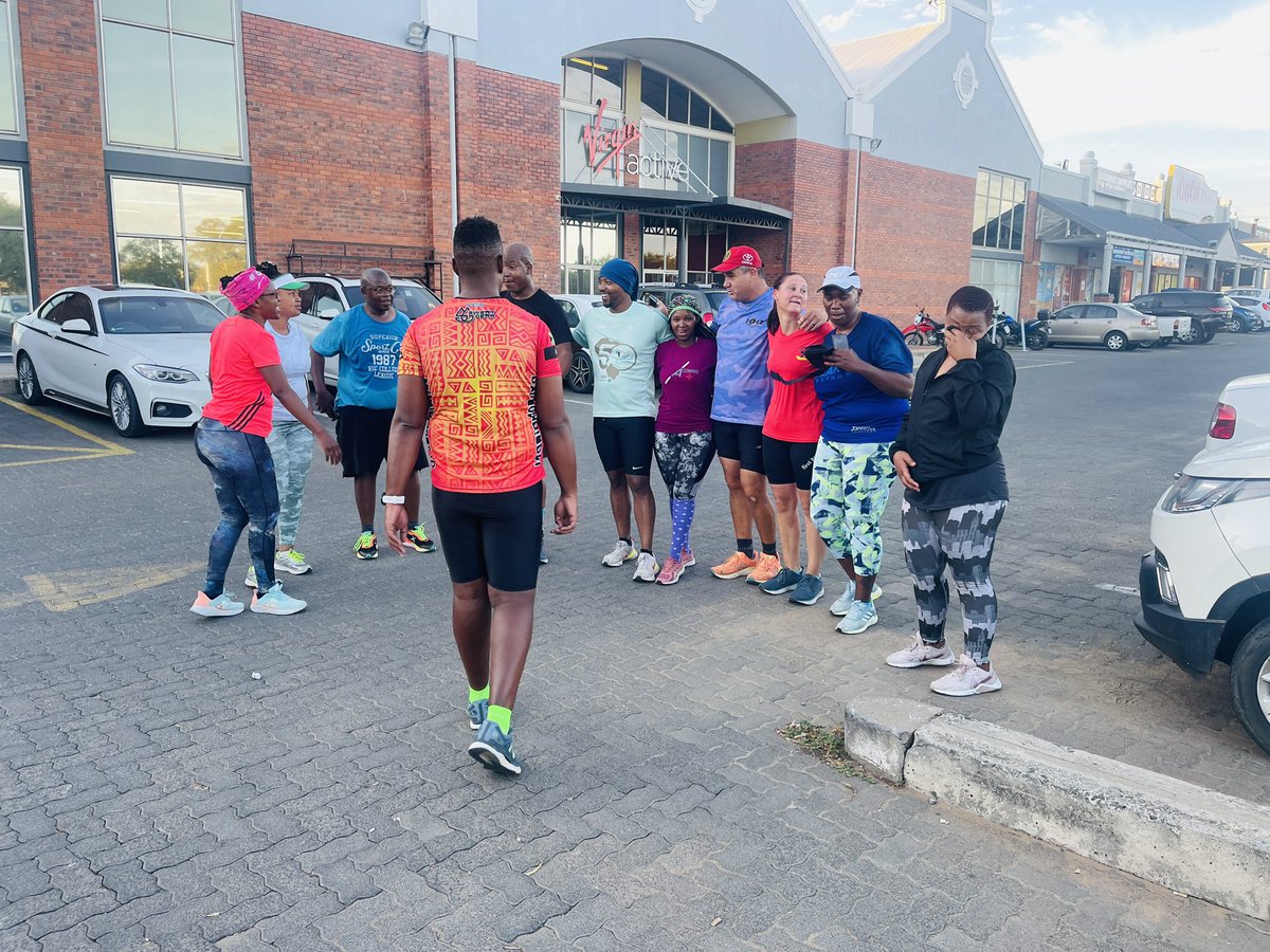 zamalekhula's tweet photo. Come Next Weekend We Smashing #MielieMarathon With @WelkomRunners Where #ZamaLeBus Will Be Delivering @ComradesRace & @2OceansMarathon Qualifying Bus… #RunningWithTumiSole #90dayswithoutsugar #FetchYourBody2023 #IPaintedMyRun #running #RunningMan #runner #run #NoSugar #NoCurbs https://t.co/9UwB82TbQC