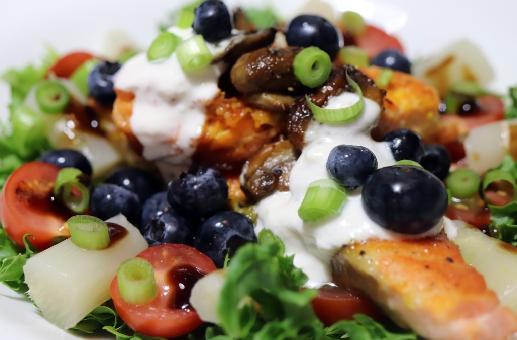HurmerintaArt's tweet photo. MIGHTY DELICIOUS Healthy and tasty food the easy way: Less fat and sugar, more spices and herbs!
#cookbok #healthyfood #deliciousfood
 https://t.co/m003SsRLsa https://t.co/S39XylQqmi