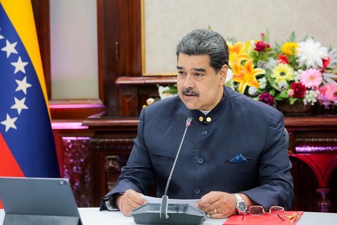 nicmaduroguerra's tweet photo. La @Asamblea_Ven es y será una trinchera para la defensa de los máximos interés del pueblo. Aquí estamos, desafiando adversidades, cumpliendo con la constitución y trabajando sin descanso en la construcción del país que todos soñamos y merecemos. https://t.co/wjWx3md6Gb