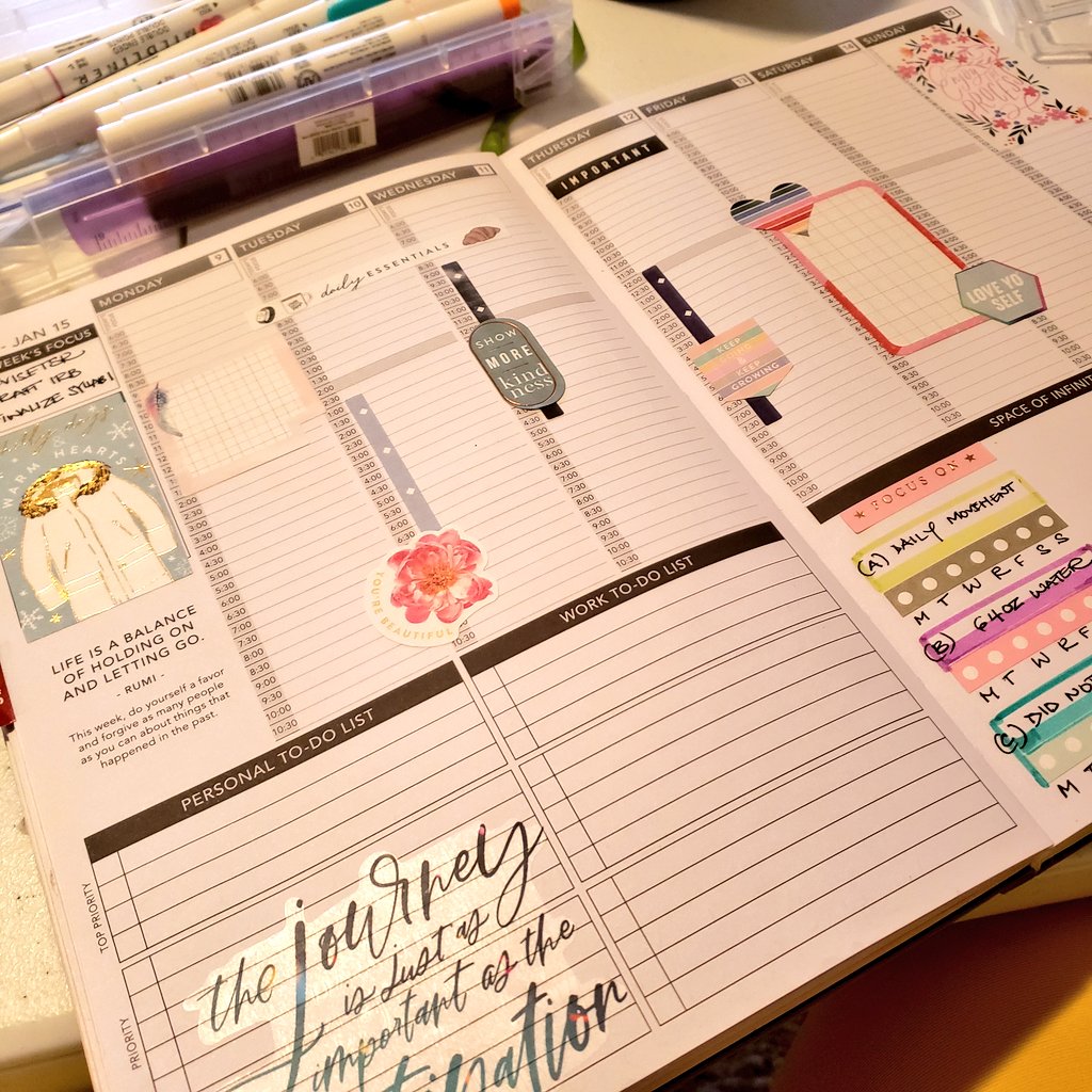 nailasmith's tweet image. #WritingBlackness Day 6-9: Y'all the struggle is real &amp;amp; I neeeed my writing groups to restart. I got about an hour of work on our immigrant identity paper on Fri. No work Sat. Then planned on Sunday. Today, I worked on some public facing writing for a local outlet. #WritingGroove