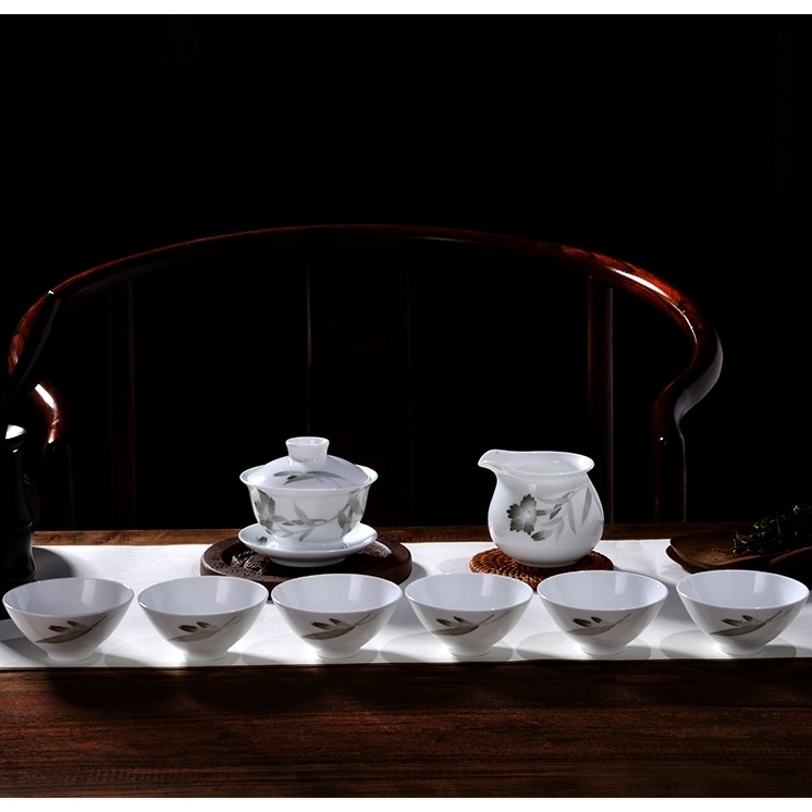 zingpottery's tweet photo. Bright and transparent, warm and moist as jade
Pour smoothly and feel comfortable
A covered bowl without ironing hands
#kungfuteaset #chinesetableware
#teasets #premiumchinesetea
#红官窑 #redkiln #茶具 #中国茶
#zingpottery #lilingporcelain #china
#teasetmurah #teasetvintage https://t.co/0R79jOyl50