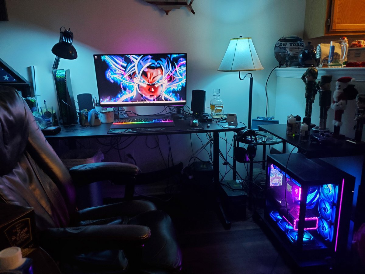 Psn_xtc2001's tweet image. #jointheempire #alexanderPCs #workplayconquer #HelpingSteveWithALS