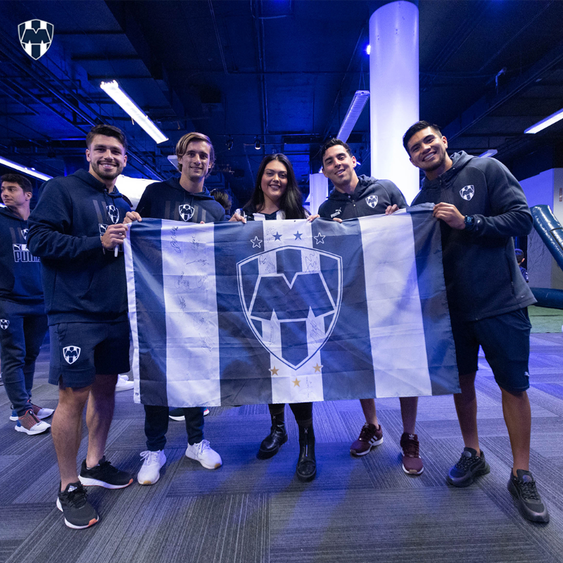 Rayados's tweet photo. ¡Gran experiencia con los #RayadosTexanos en el #RayadosFest de Austin! 💙 🤠
¡Gracias por acompañarnos! 🫶🏼🇫🇮 ¡Nos vemos mañana en el partido! ⚽