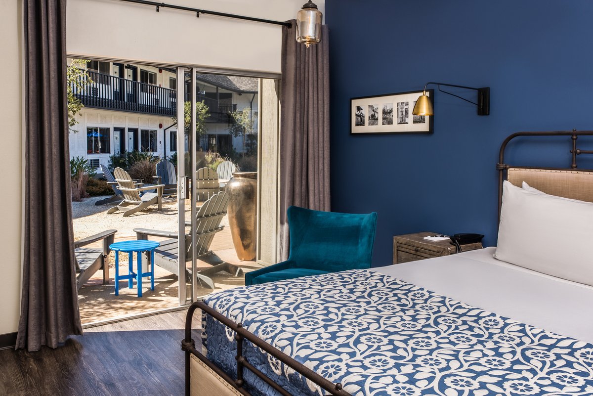 We want our community to be safe. If you need a place to stay this week, we are offering discounted rooms starting at $49 plus tax. Please call (805)688-8448 or visit sidewaysinn.com promo code safezone.

#staydry #safezone #shelterfromthestorm