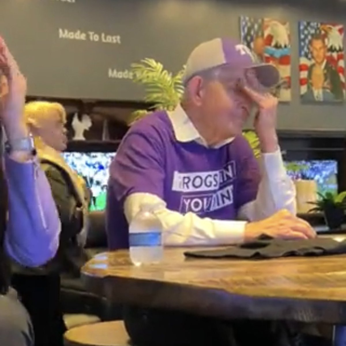VatorSports's tweet photo. Poor Mattress Mack.  😩

How it started             How it’s going https://t.co/yIJyU8yJMR