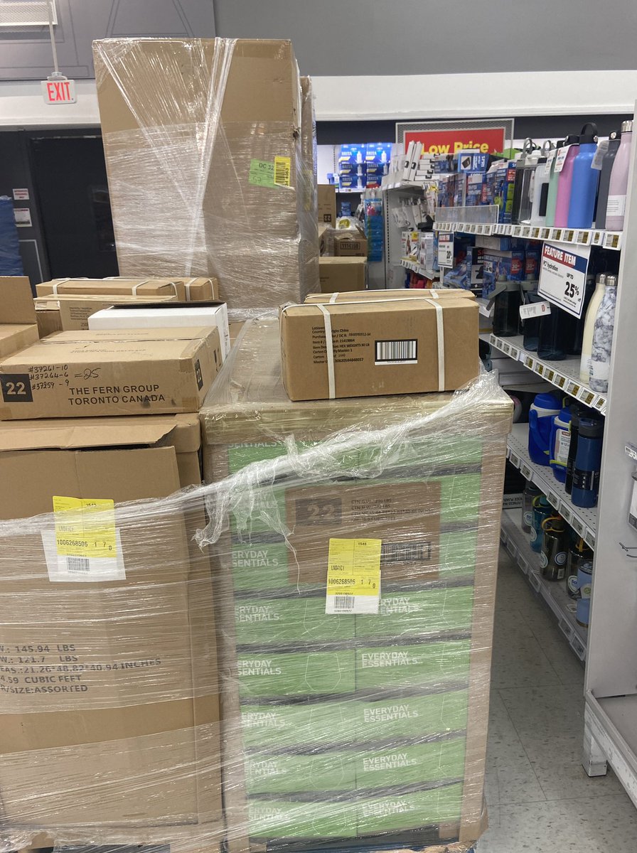 Really <a href="/RealCdnSS/">Real Canadian Superstore</a> ?!!
This is a typical aisle in your store in #YMM
Messy, disorganized and downright dangerous for shoppers. LAME.