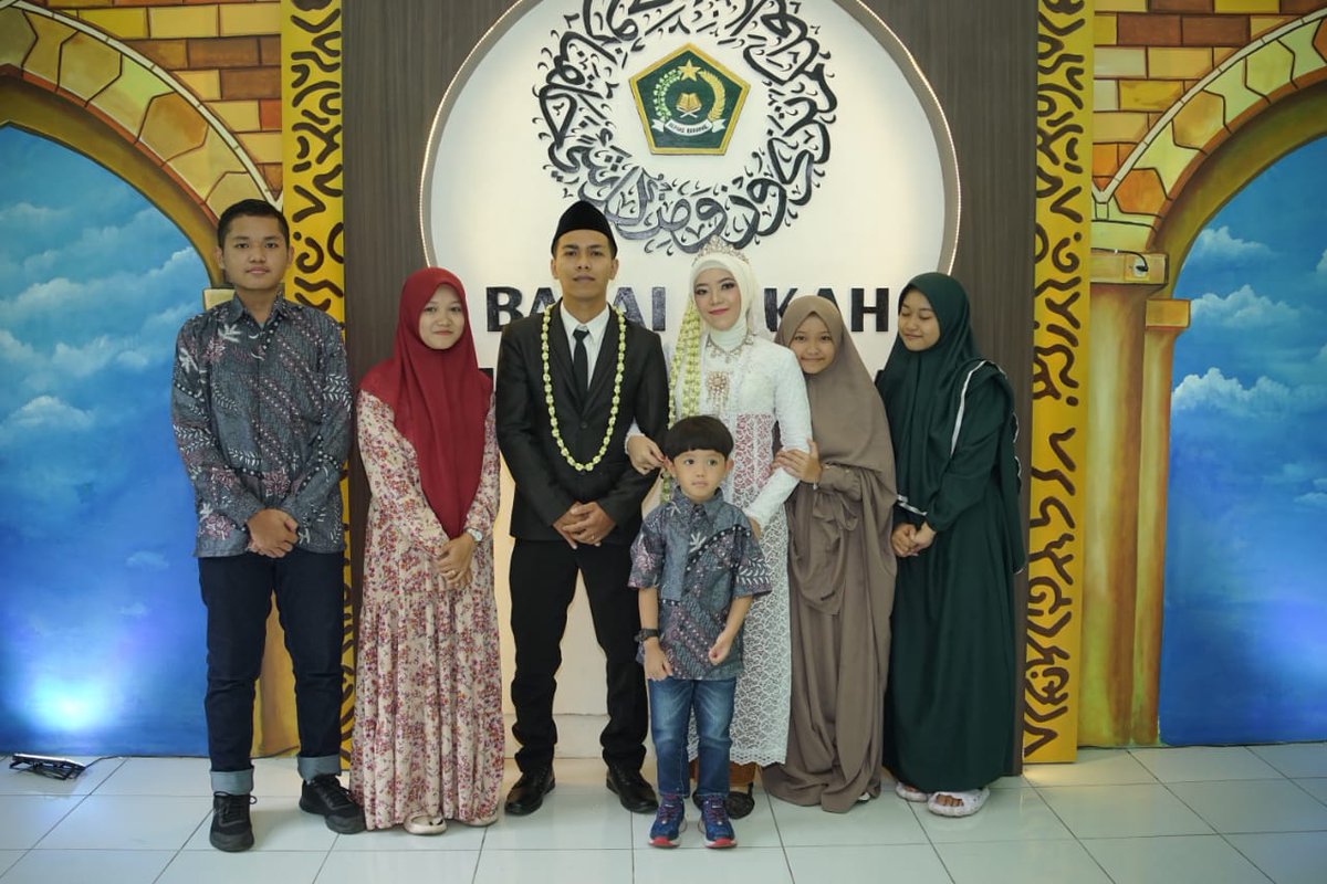 28Ratnaaa's tweet photo. Selamat menempuh hidup baruuu 🤍 https://t.co/ciEQ6HFK46